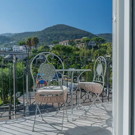 Delphi Soggiorni Romantic With Private Terrace - Porto Isquia